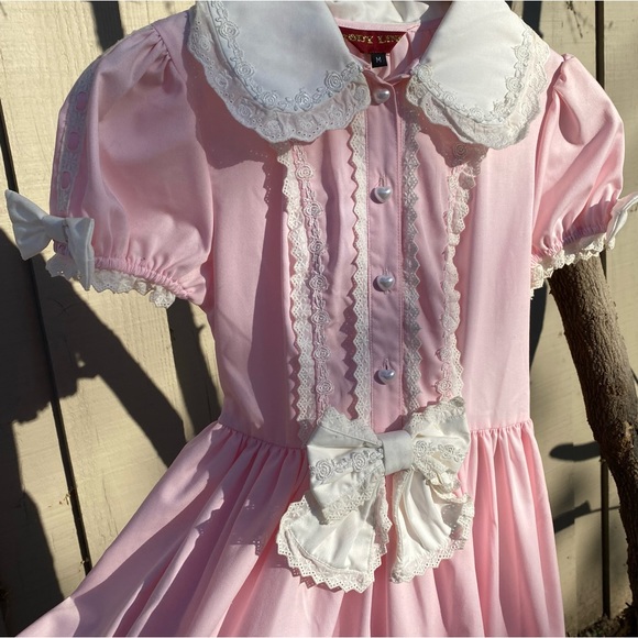 Pink Lolita Ruffled Lace-up Dress from Bodyline Tokyo Japan Harajuku Kawaii - Picture 5 of 10